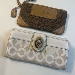 Coach Cream and Tan Signature Turnlock Wallet